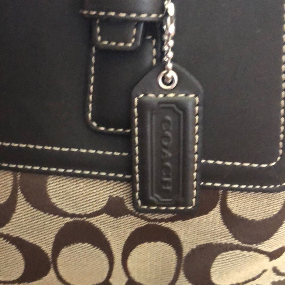 Coach purse LIKE NEW!! - Picture 3 of 5